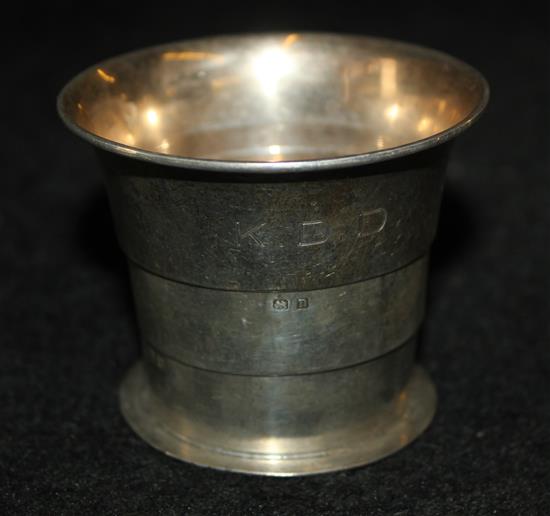 Silver collapsable beaker